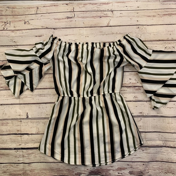 Off-the-Shoulder Bell Sleeve Pullover Blouse - Picture 4 of 4